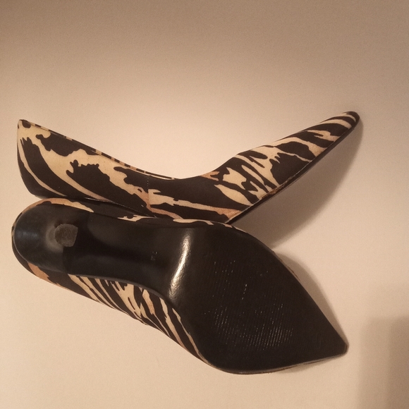 Women's zebra print heels size 7 - Picture 6 of 8